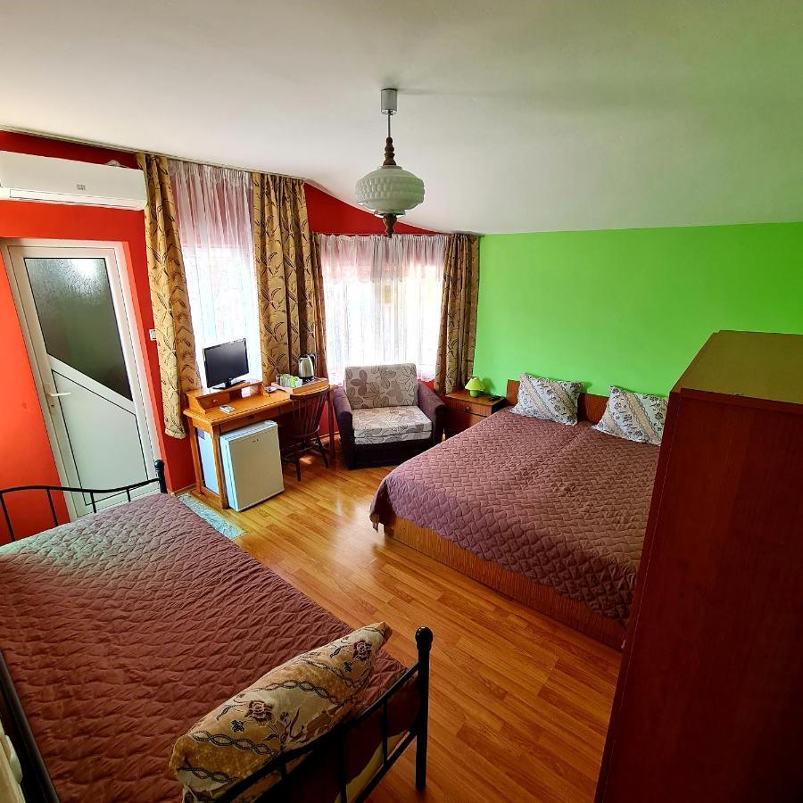Fema Guest House Baltsjik Eksteriør bilde