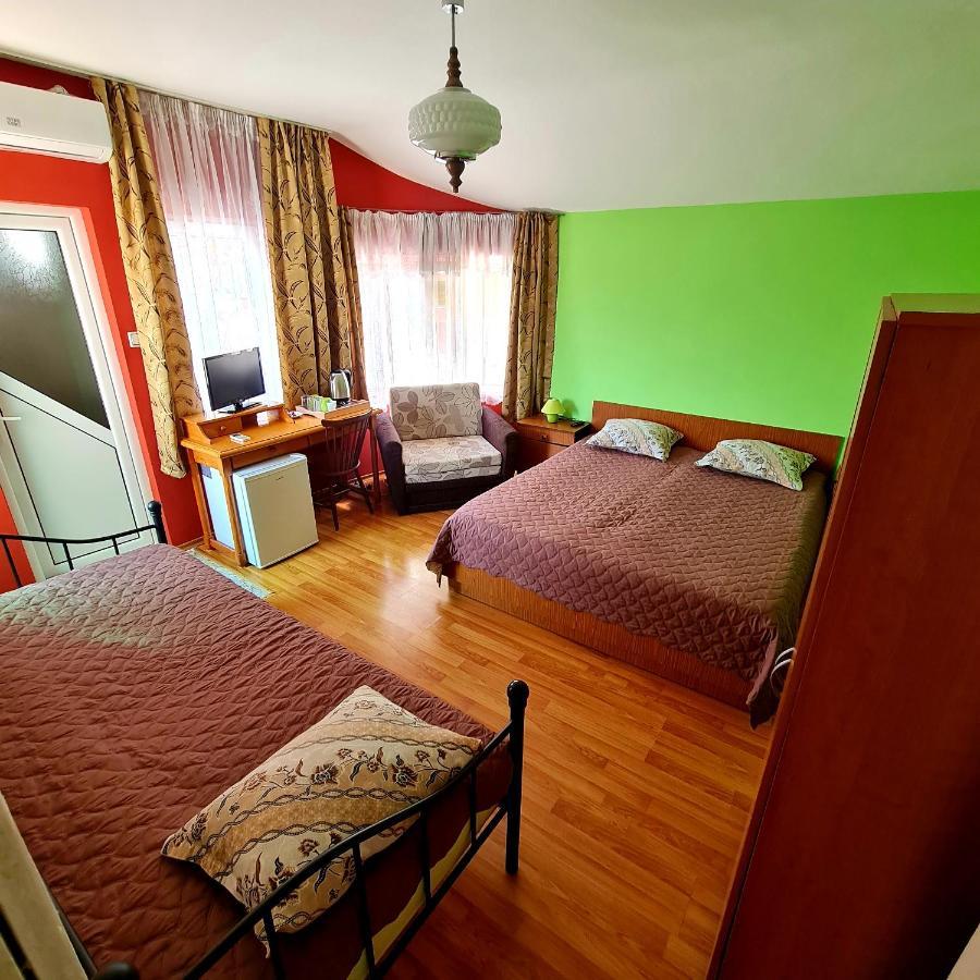 Fema Guest House Baltsjik Eksteriør bilde