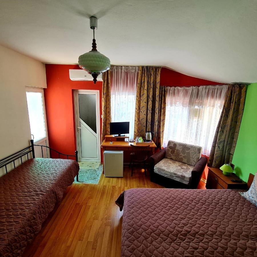 Fema Guest House Baltsjik Eksteriør bilde