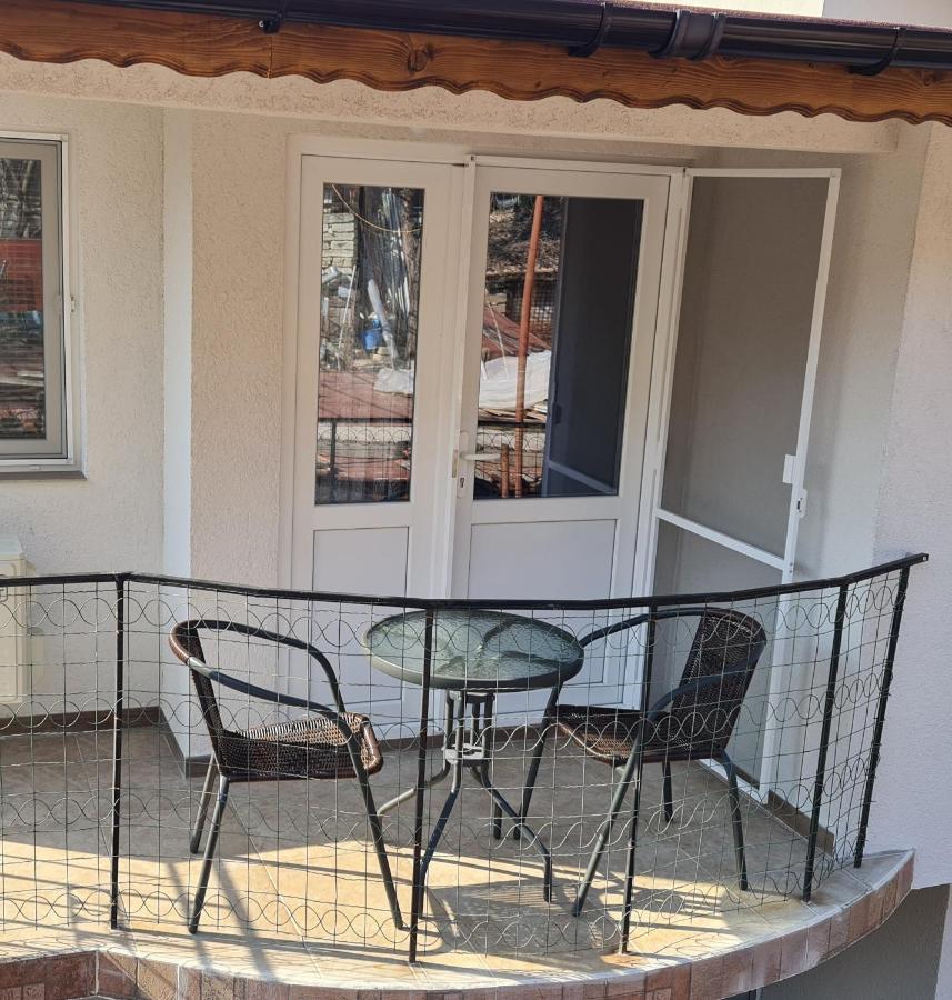 Fema Guest House Baltsjik Eksteriør bilde