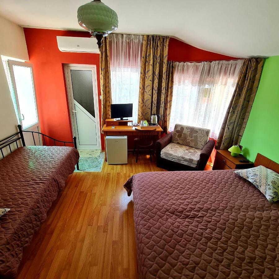 Fema Guest House Baltsjik Eksteriør bilde