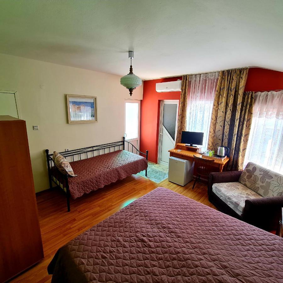 Fema Guest House Baltsjik Eksteriør bilde